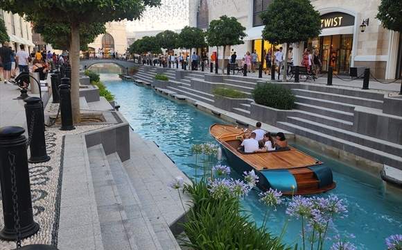 The Land of Legends Shopping Avenue